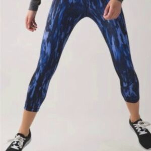 LULULEMON Pace Rival Crop Painted Animal Full On Luxtreme 10